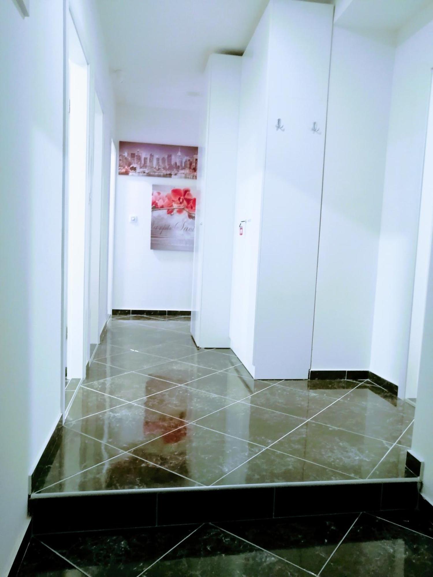 Pula Center - Studio Apartments Bagian luar foto