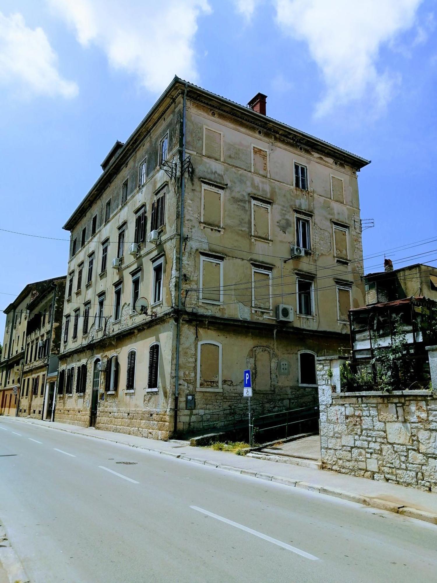 Pula Center - Studio Apartments Bagian luar foto
